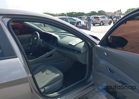 2022 Hyundai Elantra Se z USA, uszkodzony, nr VIN KMHLL4AG2NU255039